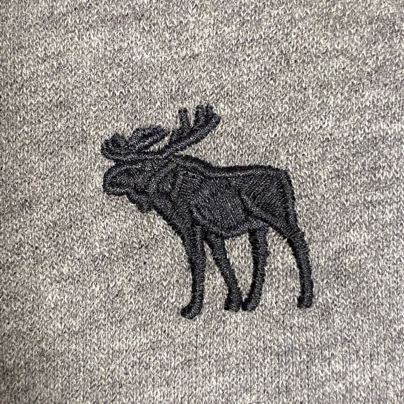 Gray and navy long sleeve T- shirt size 9-10 - Picture 3 of 5